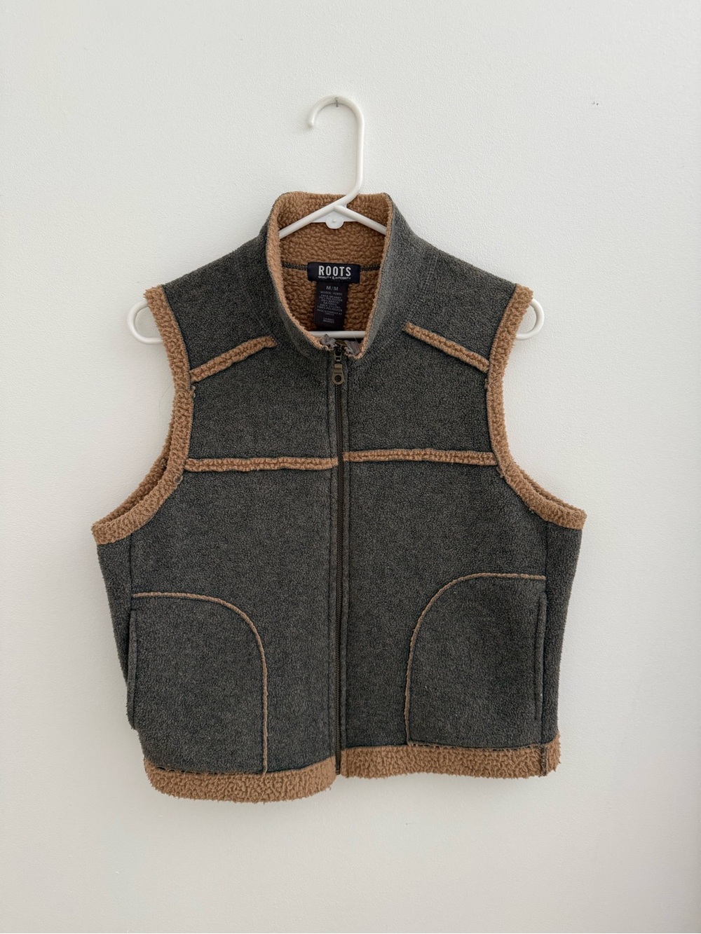 Roots Womens Grey Fleece Vest with Tan Sherpa Trim
